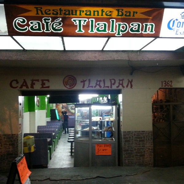 2/28/2013에 Alejandro C.님이 Café Tlalpan Bar에서 찍은 사진