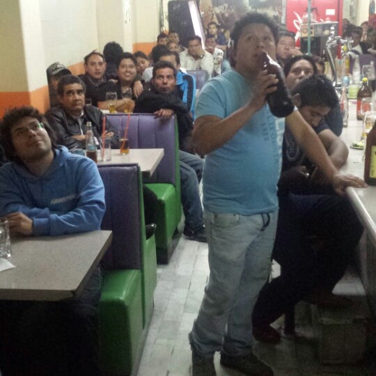 Foto scattata a Café Tlalpan Bar da Alejandro C. il 12/13/2013