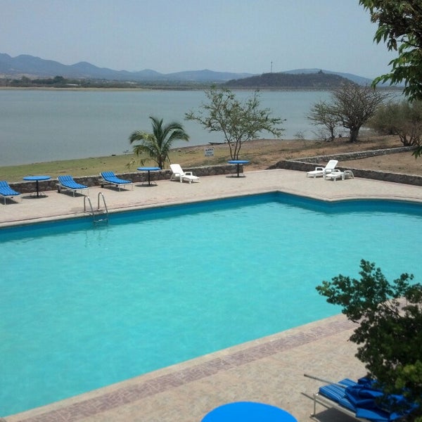 รูปภาพถ่ายที่ Vida en el Lago โดย Juan H. เมื่อ 4/22/2013
