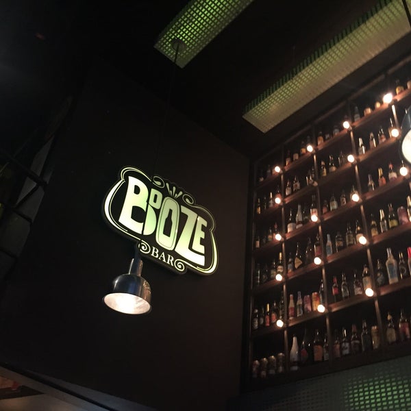 Foto tirada no(a) Booze Bar por Ana em 12/2/2018