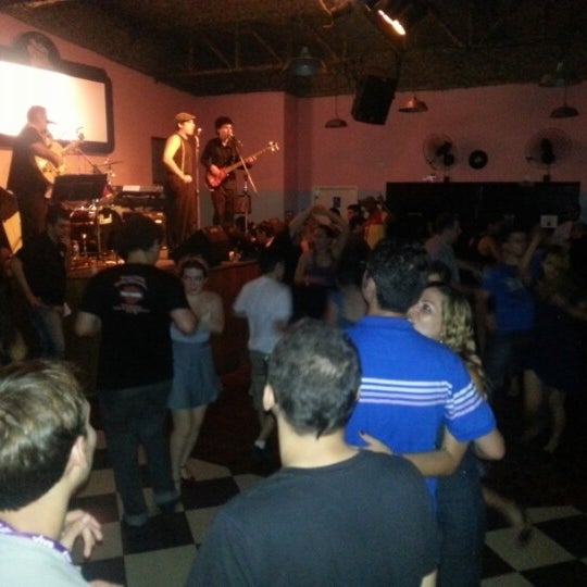 2/3/2013にSão Paulo Para Iniciantes -.がThe Clock Rock Barで撮った写真