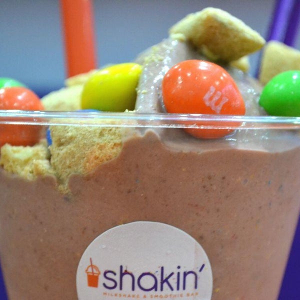 รูปภาพถ่ายที่ Shakin&#39; Milkshake and Smoothie Bar โดย Shakin&#39; Milkshake and Smoothie Bar เมื่อ 10/28/2016