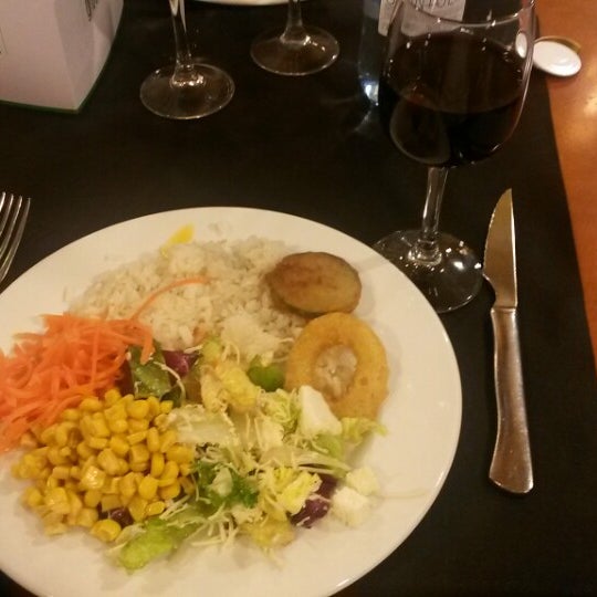 Photo taken at Restaurante LAS PALOMAS Buffet&amp;Tapas by Di S. on 4/18/2014