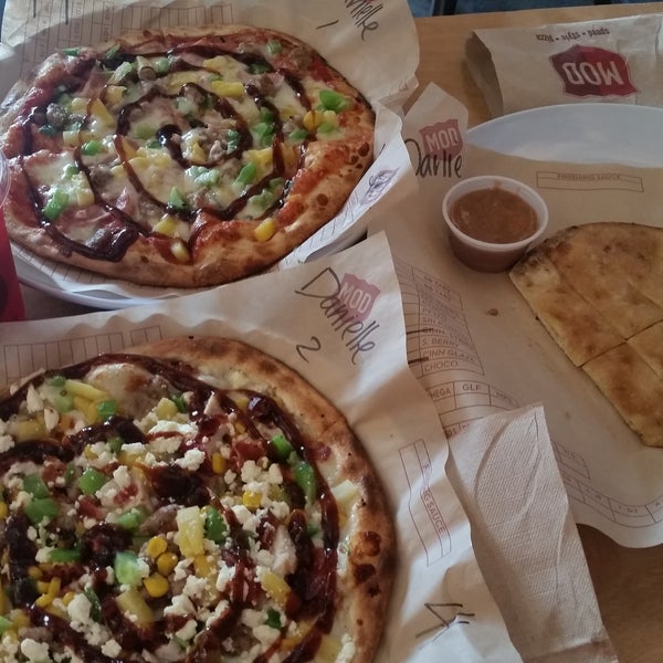 Photo taken at Mod Pizza by Amie V. on 8/18/2017