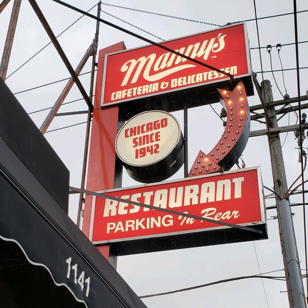 Foto tirada no(a) Manny&#39;s Cafeteria &amp; Delicatessen por Marc جو ٤. em 12/6/2020