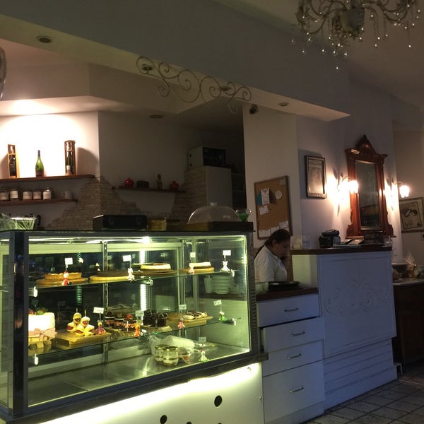 4/19/2019 tarihinde 🥔ⓢ̧ⓘⓢ̧ⓚⓞ ⓟ.ziyaretçi tarafından Gattini Bistro Espresso'de çekilen fotoğraf