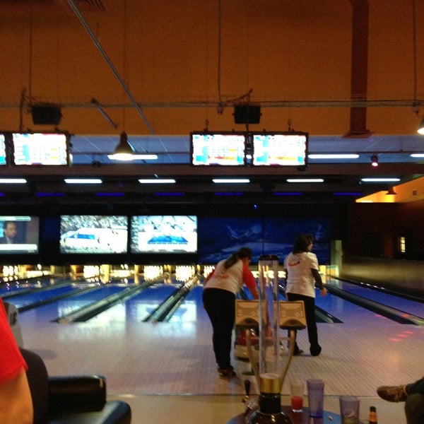 Photo taken at Sempeck&#39;s Bowling &amp; Entertainment by Randa Z. on 1/26/2013