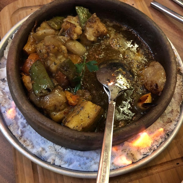 Снимок сделан в Çakıl Restaurant - Ataşehir пользователем Kemal E. 1/20/2018