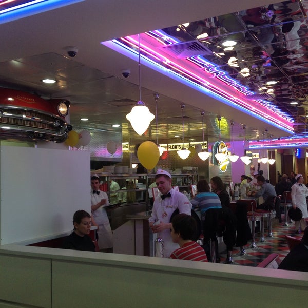 Photo taken at Johnny Rockets by Alex P. on 4/12/2013
