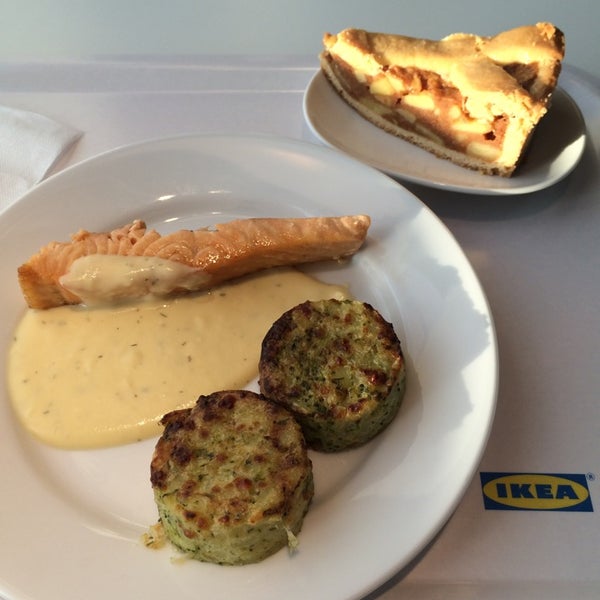Photo taken at IKEA Restoran by Lora S. on 9/15/2014