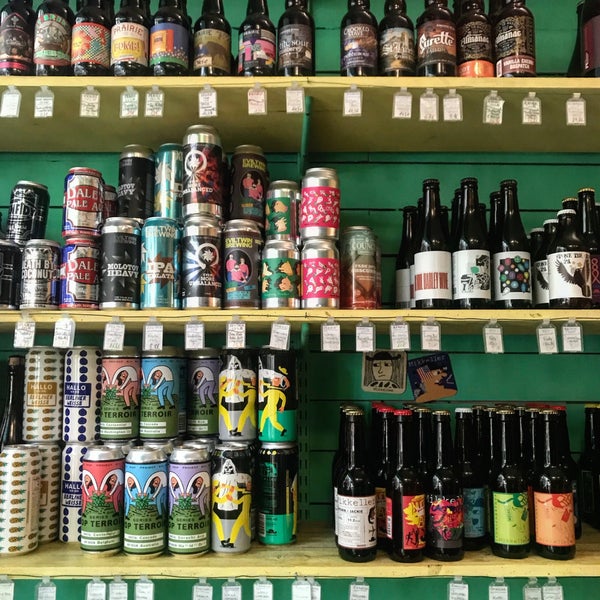 Amazing, eclectic, fantastic beer collection in a cozy shop. Definitely worth a visit.
