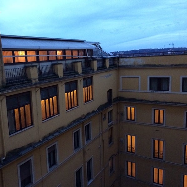 Das Foto wurde bei Hotel Ambasciatori Palace von Enrique C. am 12/30/2013 aufgenommen