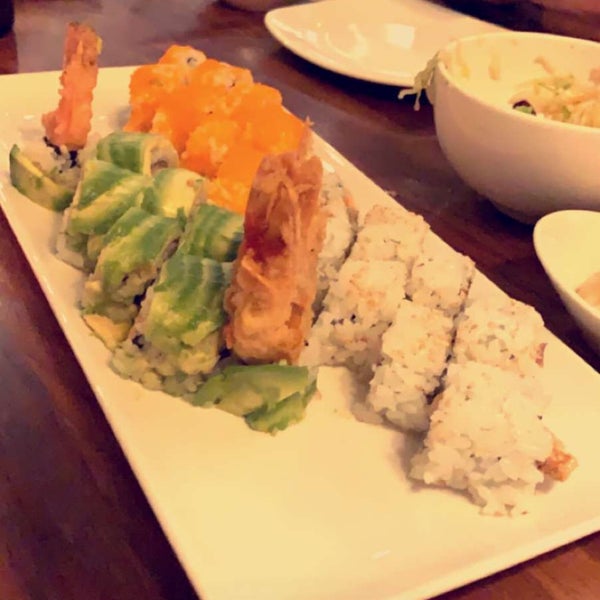 Foto diambil di Tomo Sushi oleh Feras ☕️ pada 9/6/2019
