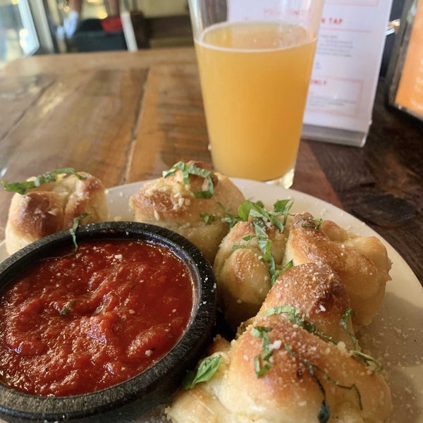 7/31/2019 tarihinde Jennifer D.ziyaretçi tarafından Five Points Pizza'de çekilen fotoğraf