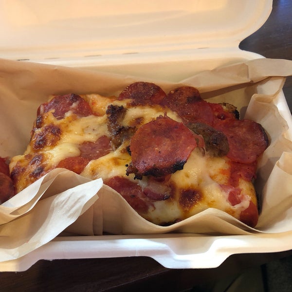 Los sándwiches y la pizza