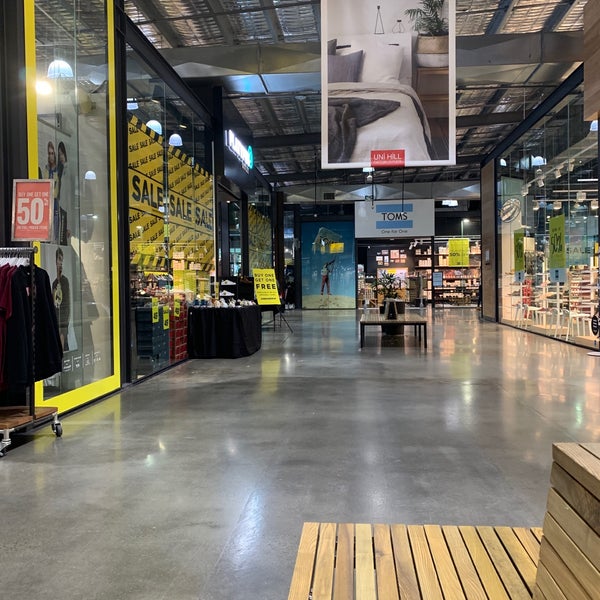 Factory outlet clearance melbourne uni hill