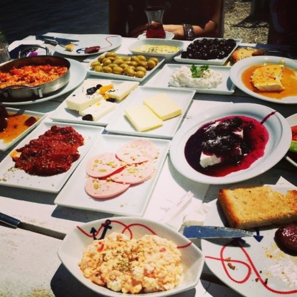 4/28/2013 tarihinde Fatmagül Ö.ziyaretçi tarafından Denizaltı Cafe &amp; Restaurant'de çekilen fotoğraf