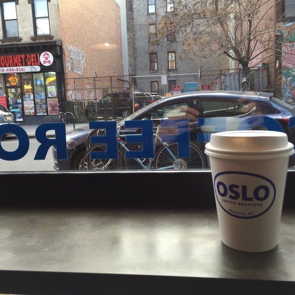 Foto tirada no(a) Oslo Coffee Roasters por Van T. em 1/20/2015