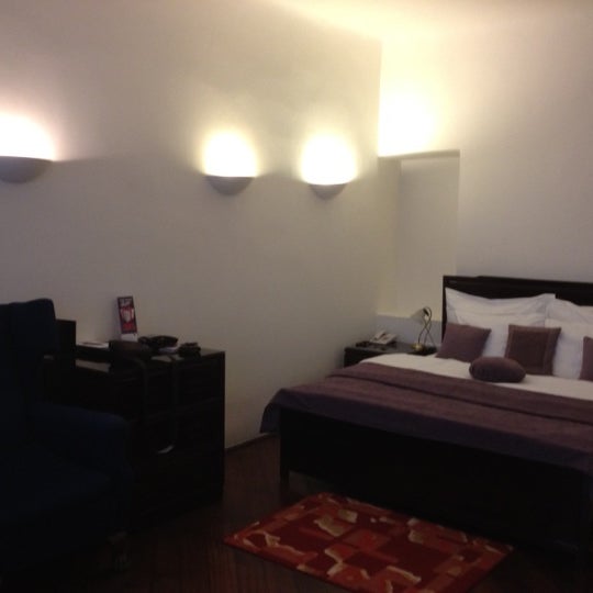 Foto tirada no(a) Iron Gate Hotel &amp; Suites por Salud em 3/28/2013