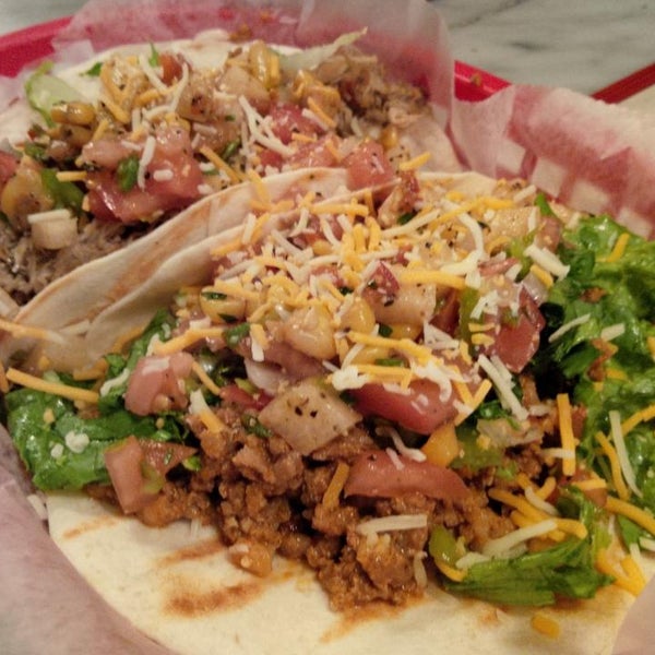 11/17/2013 tarihinde  Keaganziyaretçi tarafından Five Tacos'de çekilen fotoğraf