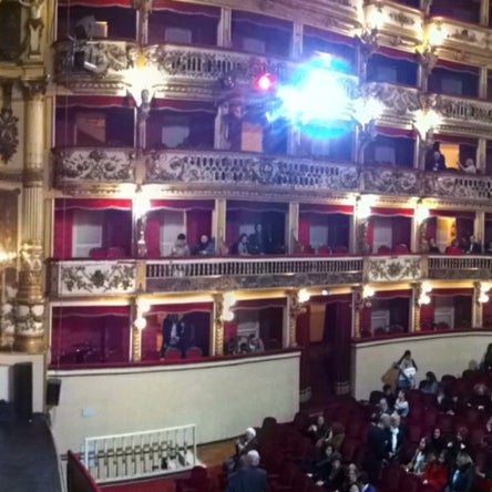 Das Foto wurde bei Teatro Bellini von Marilena am 1/15/2013 aufgenommen