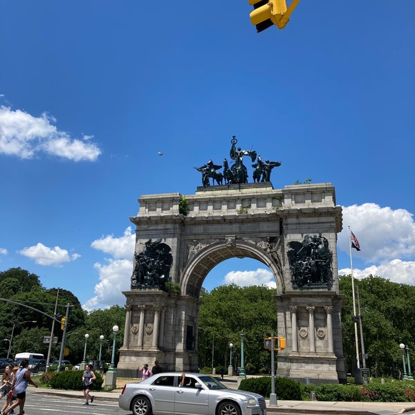 Photo taken at Grand Army Plaza Greenmarket by Vincent N. on 6/9/2022