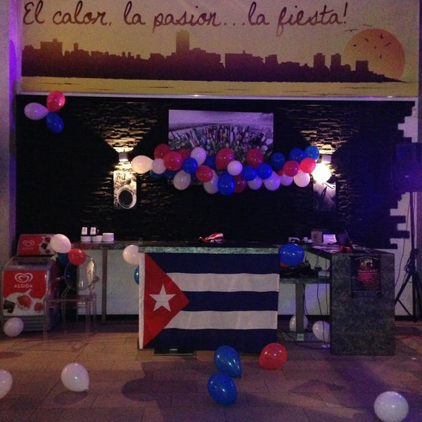 1/19/2013 tarihinde Debora B.ziyaretçi tarafından Buena Vista Cuban Café'de çekilen fotoğraf