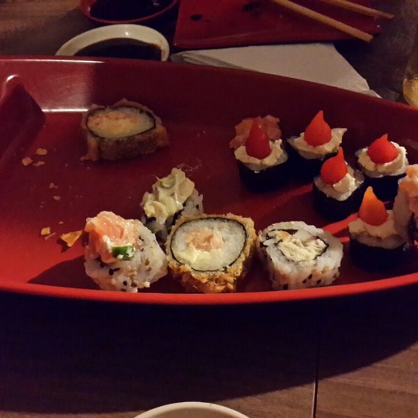 Photo taken at Bamboo Sushi e Grill by Jessé L. on 4/27/2014
