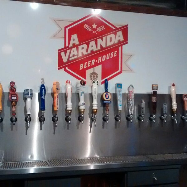 11/23/2014 tarihinde Mew H.ziyaretçi tarafından A Varanda Beer House'de çekilen fotoğraf