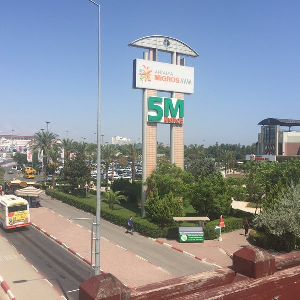 Foto tirada no(a) Antalya Migros AVM por Turgut T. em 8/5/2015