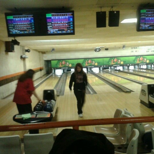 Modern Lanes Bowling Alley in Exeter