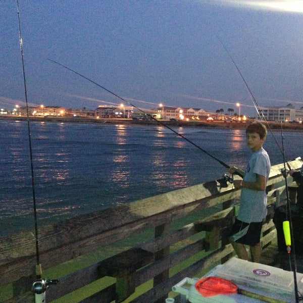 Foto tirada no(a) 61st Street Fishing Pier por Chris B. em 8/17/2013