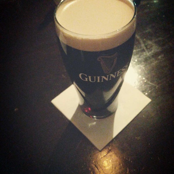 Photo taken at Rí Rá Irish Pub by Nathan E. on 1/24/2018
