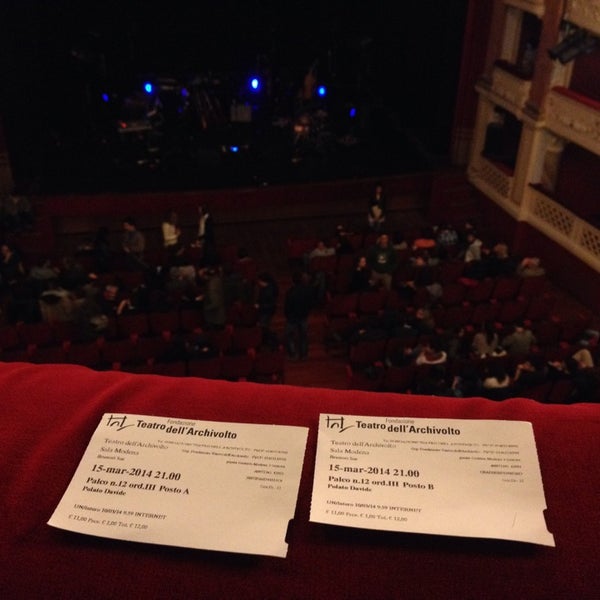 รูปภาพถ่ายที่ Teatro dell&#39;Archivolto โดย Davide P. เมื่อ 3/15/2014