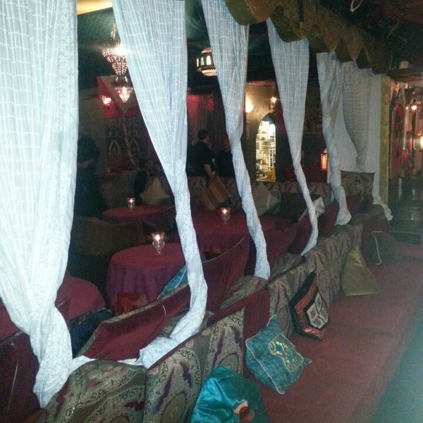 รูปภาพถ่ายที่ Imperial Fez Mediterranean Restaurant And Lounge โดย chris s. เมื่อ 3/17/2013