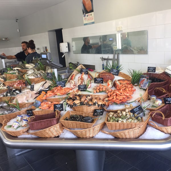 Poissonnerie De L Aiguillon Fish Market