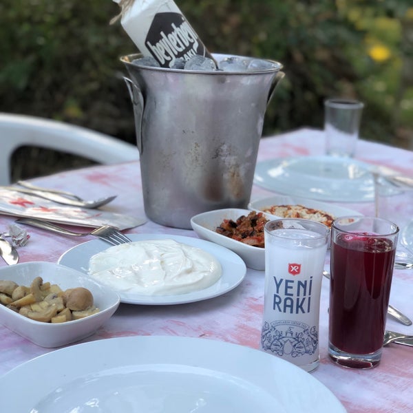 รูปภาพถ่ายที่ 9 Oluk Özcanlı Et ve Balık Evi โดย Ibrahim K. เมื่อ 8/6/2019