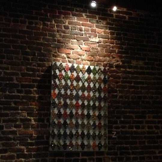 12/17/2012にToby C.がFly Bar on Sutterで撮った写真