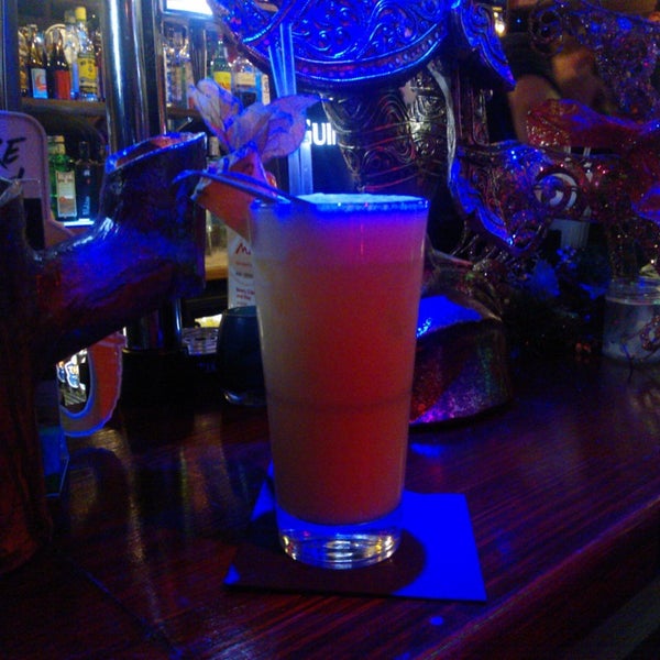 11/22/2013 tarihinde Diana J.ziyaretçi tarafından Mango Thai Tapas Bar'de çekilen fotoğraf