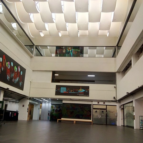 Photo taken at Universum, Museo de las Ciencias by Ara on 4/30/2018
