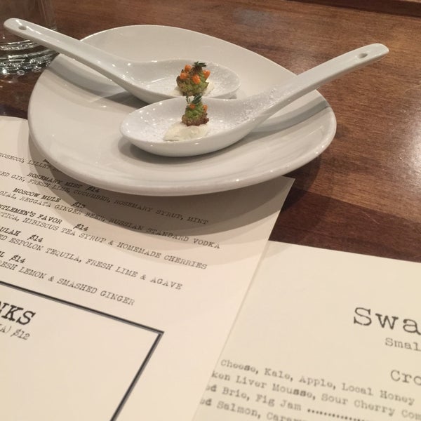 12/20/2015 tarihinde Harlan F.ziyaretçi tarafından Swallow Restaurant'de çekilen fotoğraf