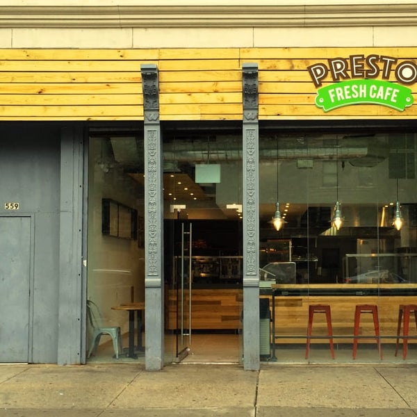 11/15/2016 tarihinde Presto Fresh Cafeziyaretçi tarafından Presto Fresh Cafe'de çekilen fotoğraf