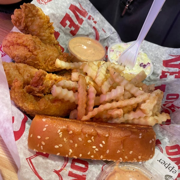 Raising Cane's Chicken Fingers The Loop 1 N Michigan