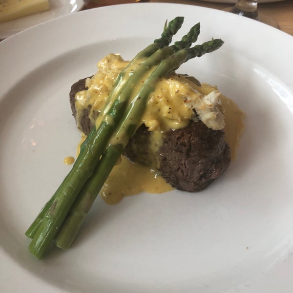 Foto scattata a III Forks Prime Steakhouse da hooeyspewer .. il 4/3/2019