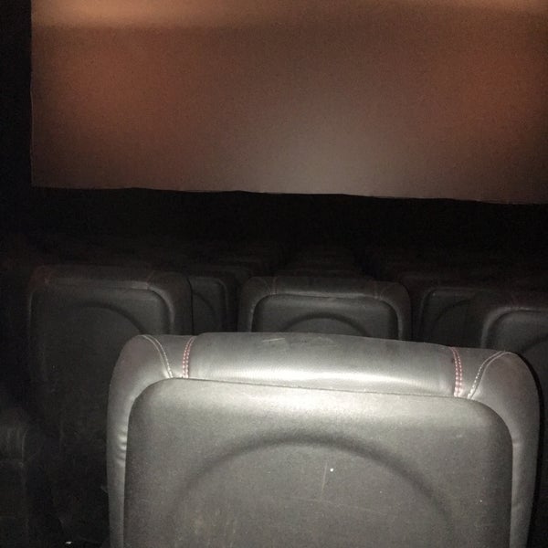 Foto tirada no(a) Cines del Sol por Julian Lex. em 1/30/2017