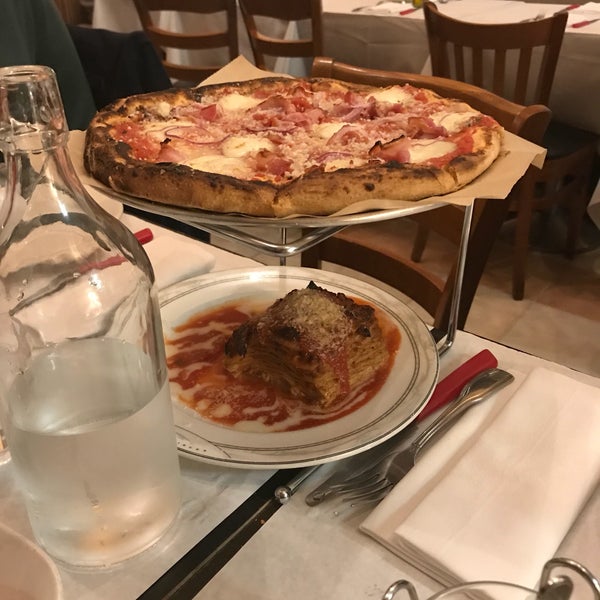 รูปภาพถ่ายที่ Pachino Pizzeria โดย Joseph L. เมื่อ 10/12/2017