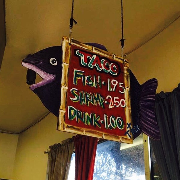 Снимок сделан в Best Fish Taco in Ensenada пользователем Maria J 8/9/2016