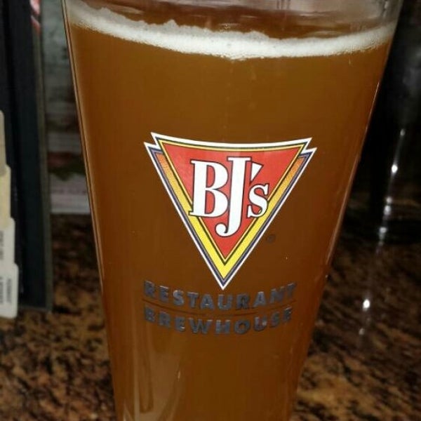 Photo taken at BJ&#39;s Restaurant &amp; Brewhouse by Becky on 4/15/2016