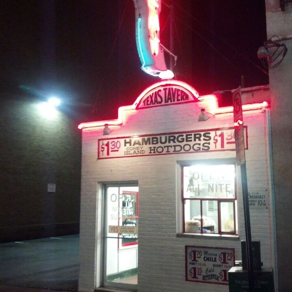 รูปภาพถ่ายที่ Texas Tavern โดย Becky เมื่อ 3/13/2013
