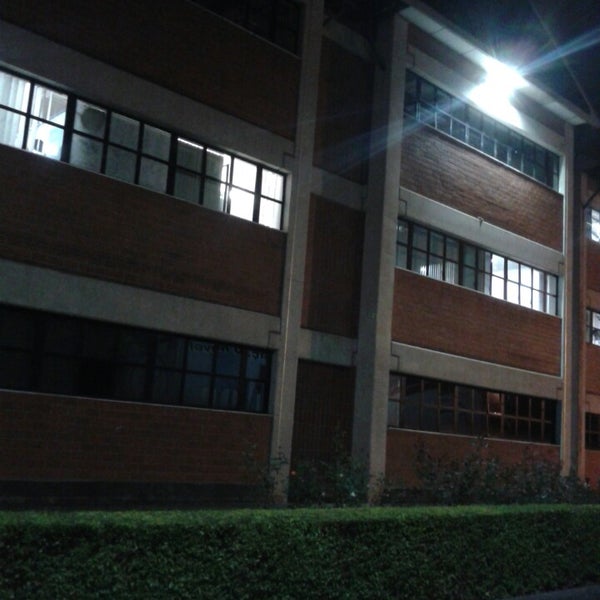 Photo taken at Universidade do Vale do Paraíba (UNIVAP) by Melori G. on 3/29/2013